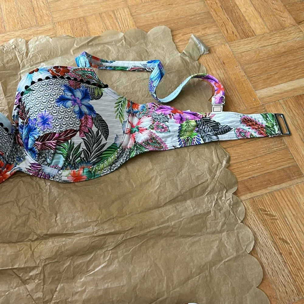 Opera NWOT - Picture 3 of 10